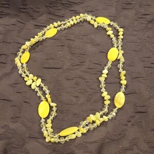 Vintage Yellow Acrylic and Crystal Bead Necklace. Great Condition. Knotted Beads